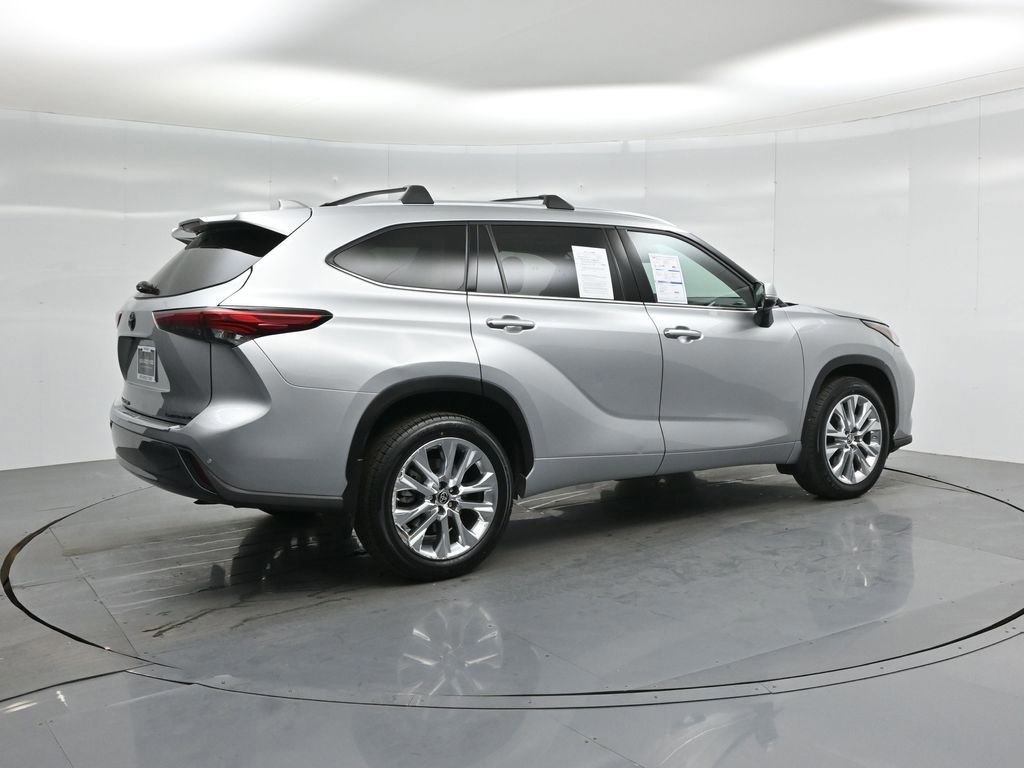 Used 2022 Toyota Highlander Limited image 12