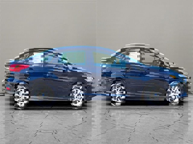 Certified 2018 Ford Focus SE image 13