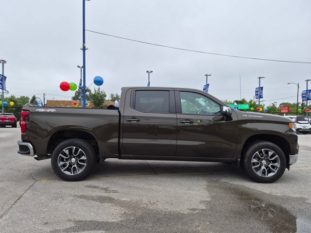 Used 2024 Chevrolet Silverado 1500 LT AWD/4WD image 3