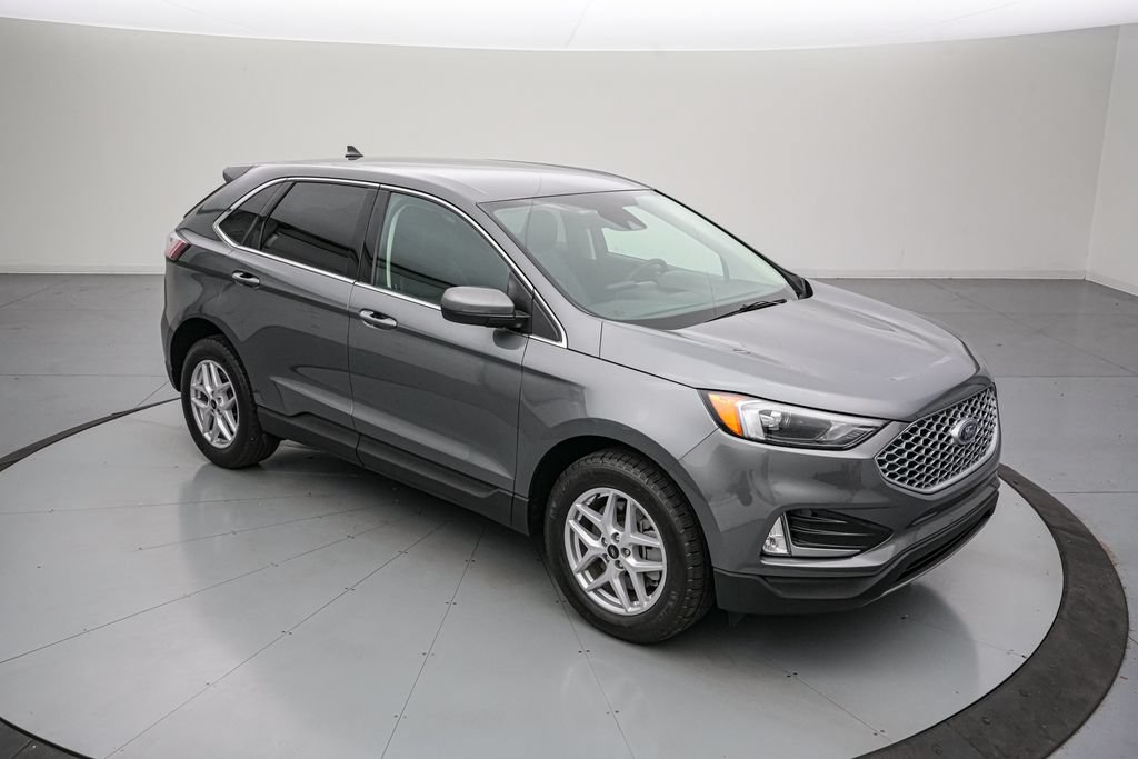 Certified 2024 Ford Edge SEL w/ Convenience Package AWD/4WD image 2