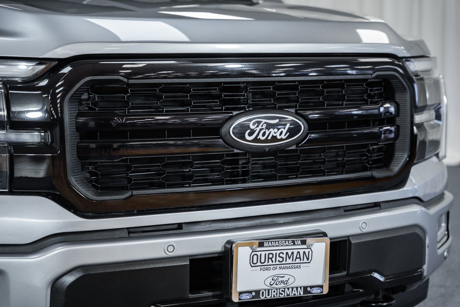Certified 2024 Ford F150 Lariat w/ Bed Utility Package AWD/4WD image 10