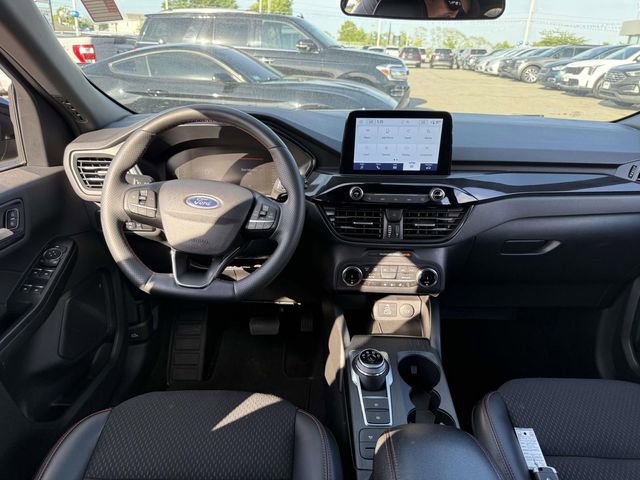 Certified 2025 Ford Escape ST-Line Select AWD/4WD image 15