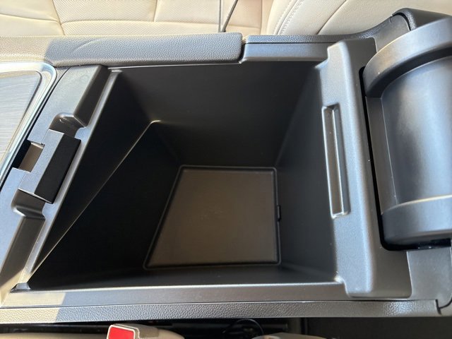 Used 2023 Buick Enclave Essence image 40