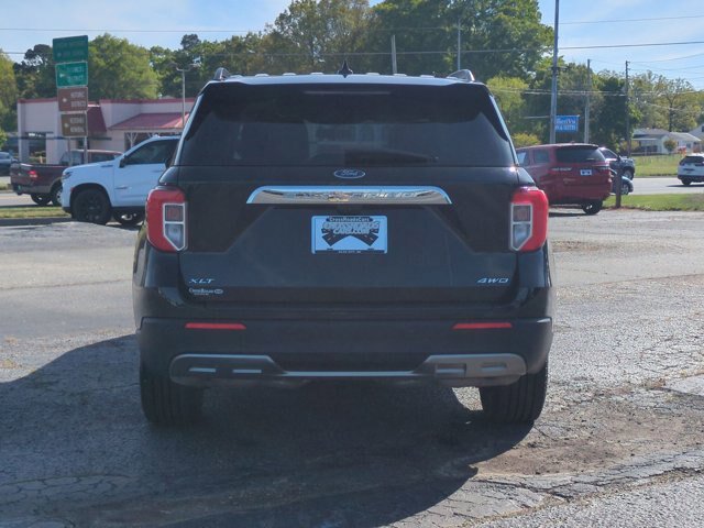 Certified 2022 Ford Explorer XLT w/ Equipment Group 202A AWD/4WD image 5