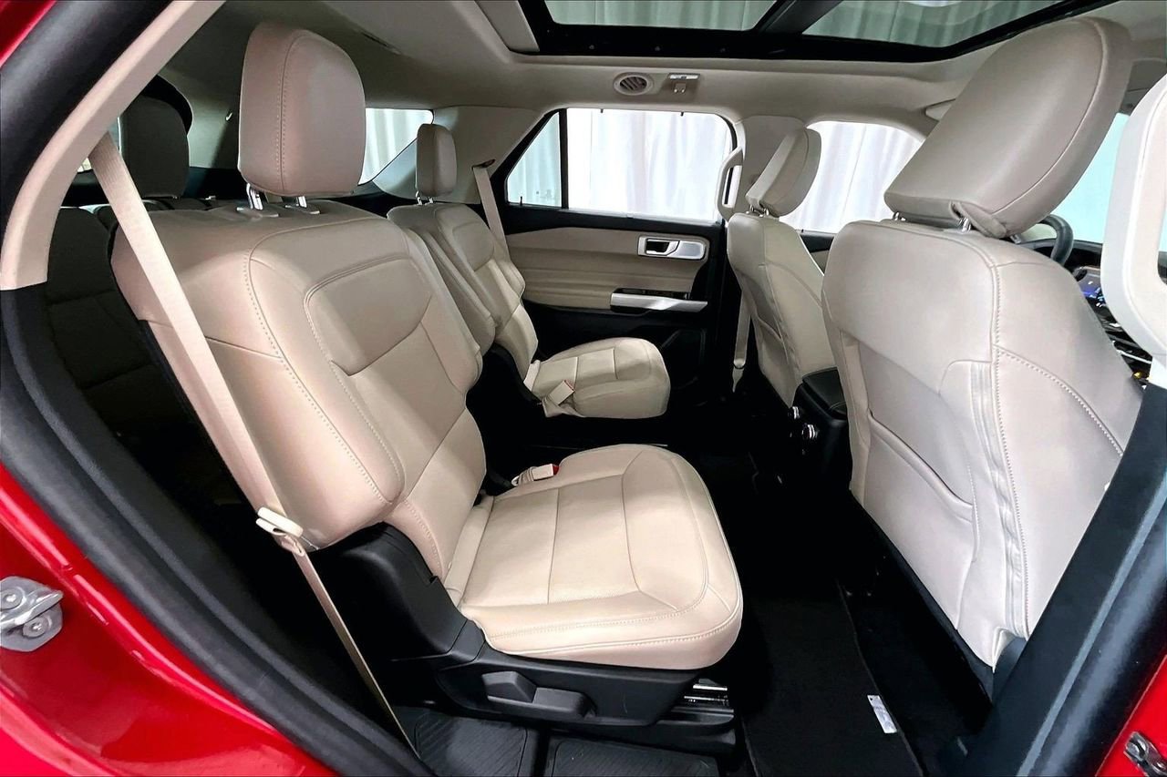 Certified 2024 Ford Explorer Limited w/ Limited Technology Package image 21