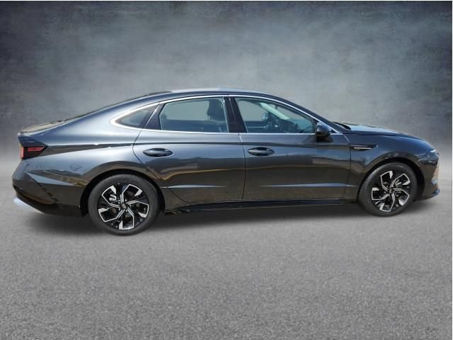 Used 2025 Hyundai Sonata SEL FWD image 10