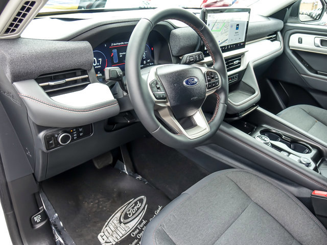 Certified 2025 Ford Explorer Active AWD/4WD image 11