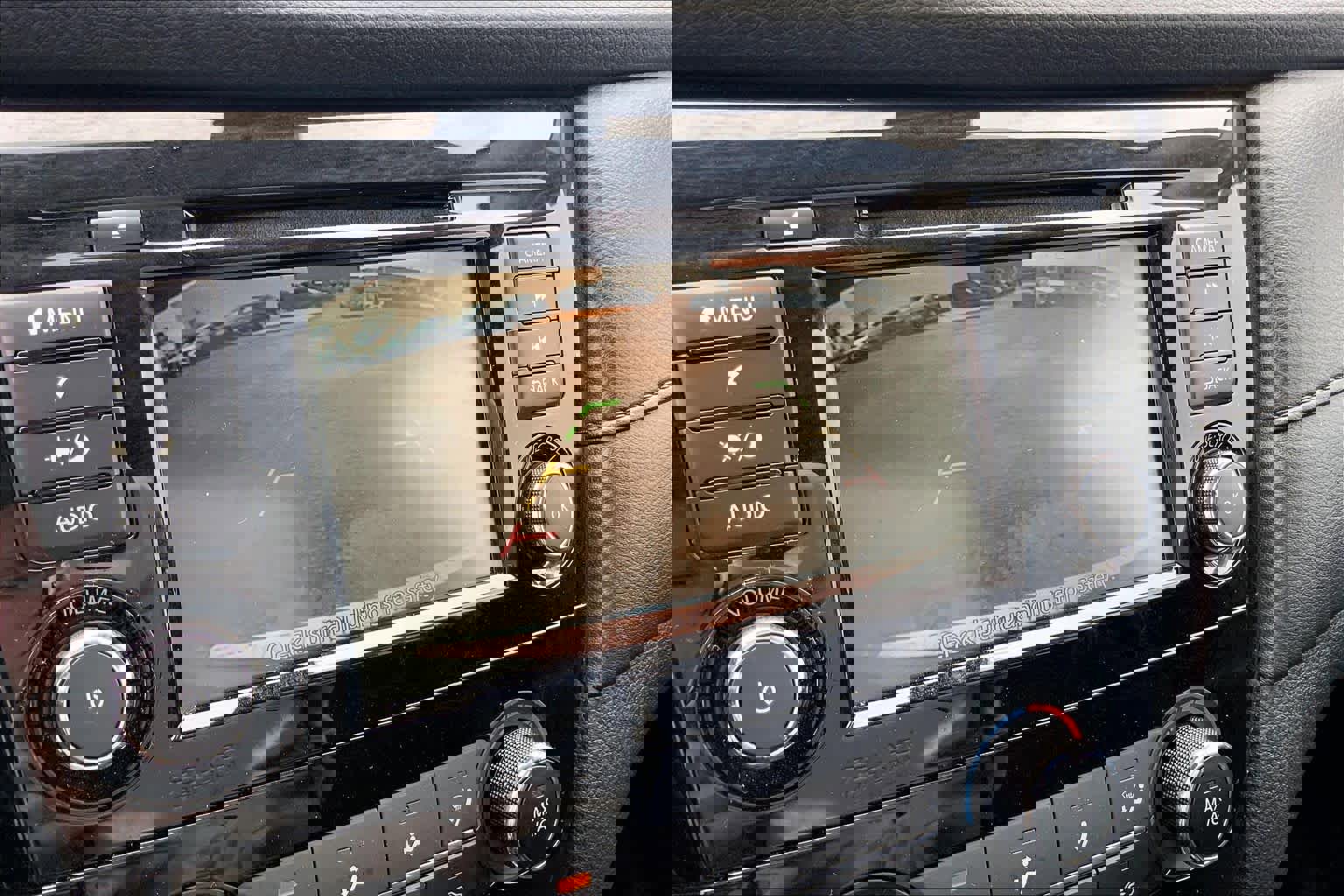 Used 2020 Nissan Rogue S w/ Special Edition Package image 27