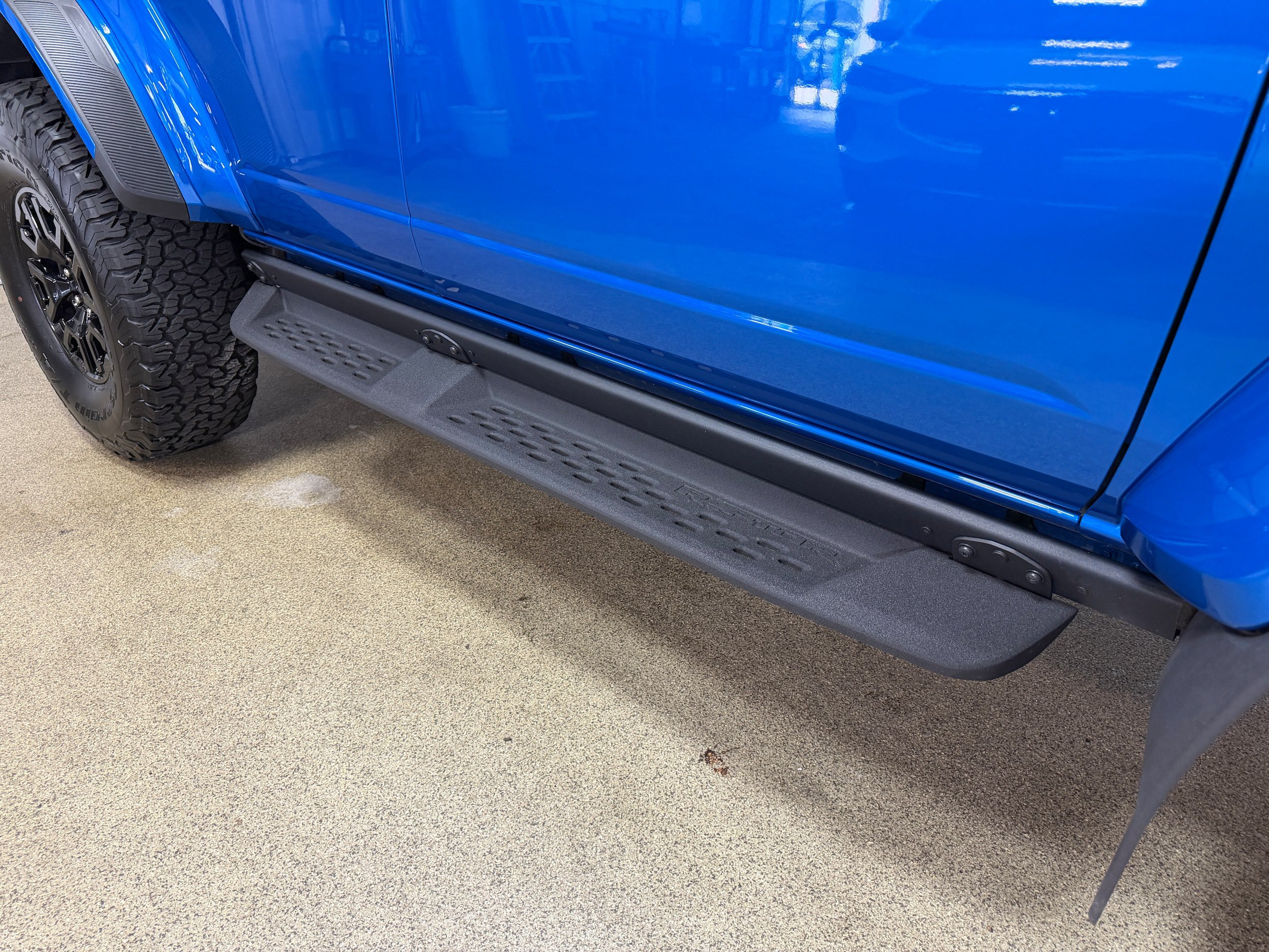 Certified 2024 Ford Bronco Raptor w/ Interior Carbon Fiber Pack 6 AWD/4WD image 38
