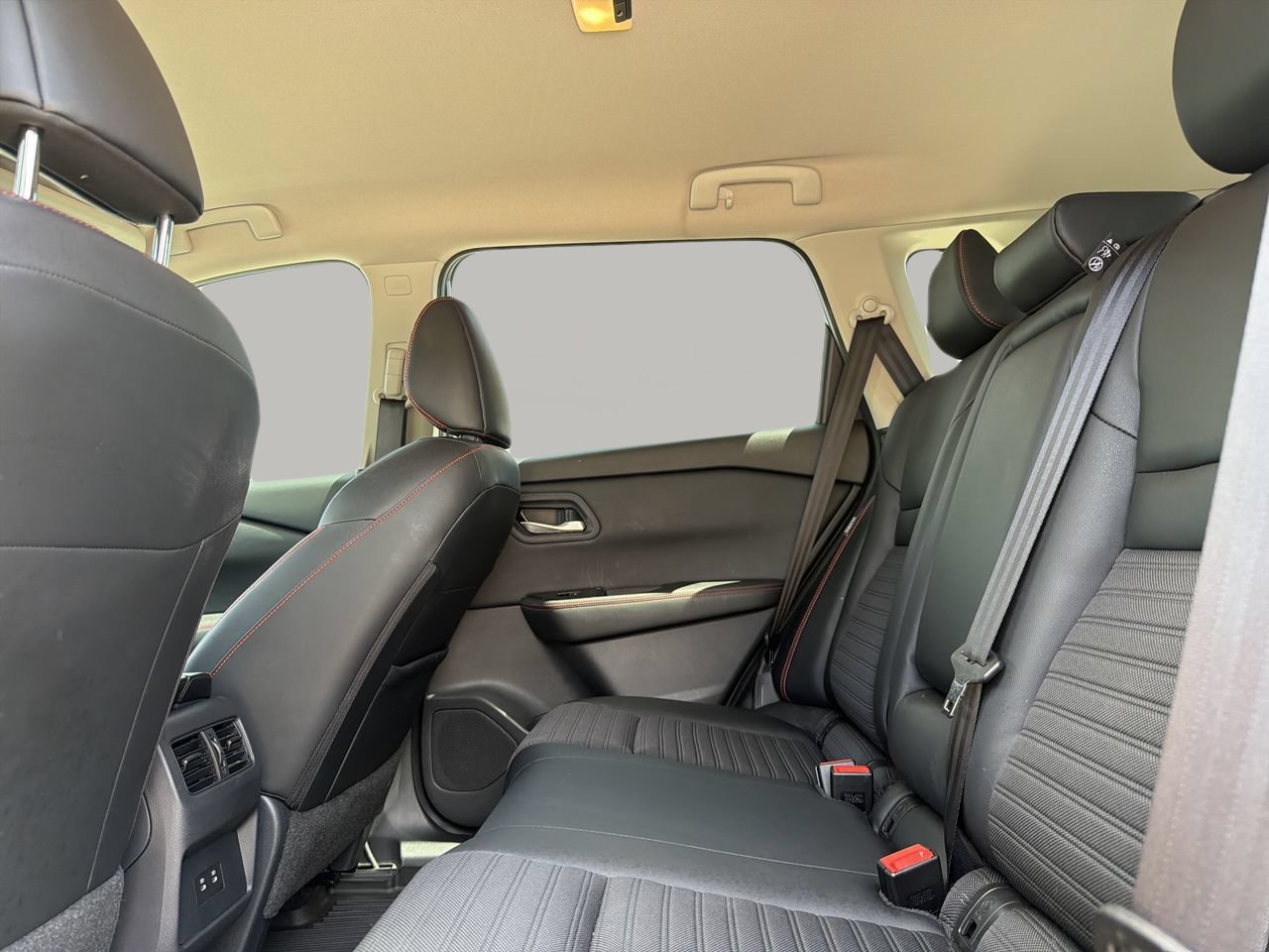 Used 2025 Nissan Rogue SV w/ Rock Creek Premium Package AWD/4WD image 17