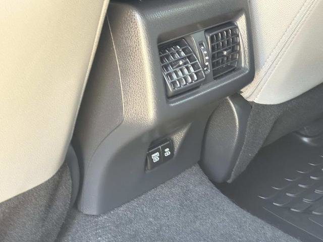 Used 2025 Toyota Camry SE w/ Convenience Package FWD image 19