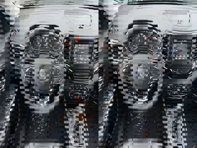 Used 2020 Jeep Cherokee Latitude Plus image 13