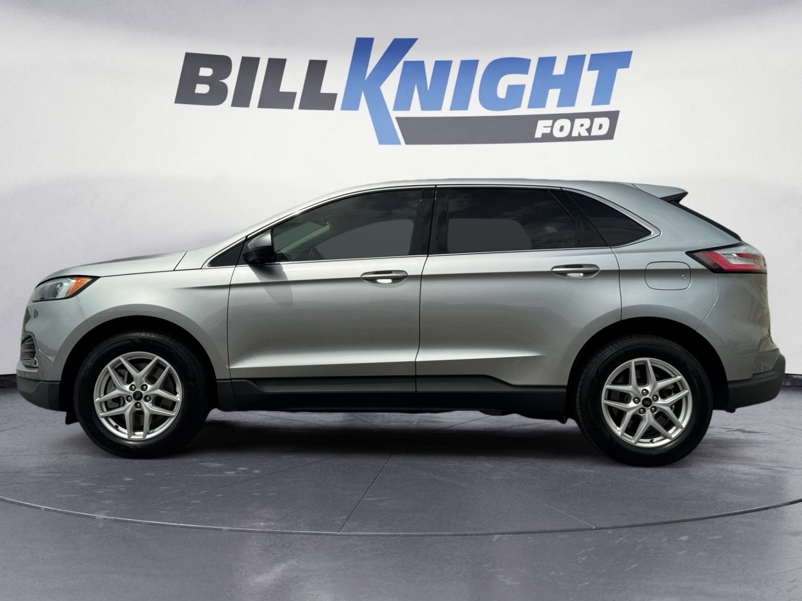 Certified 2023 Ford Edge SEL w/ Convenience Package AWD/4WD image 2