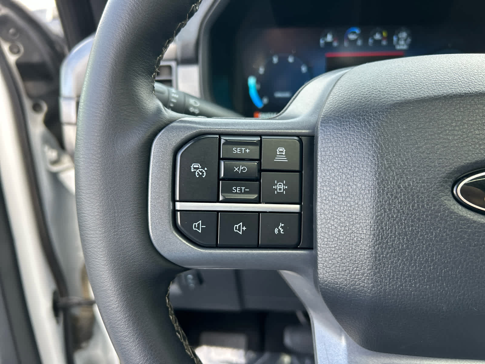 Certified 2025 Ford F150 Lariat image 31