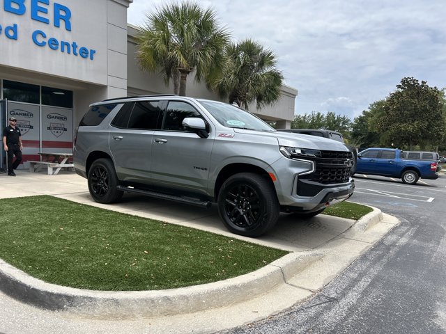 Used 2023 Chevrolet Tahoe Z71 w/ Luxury Package AWD/4WD image 2