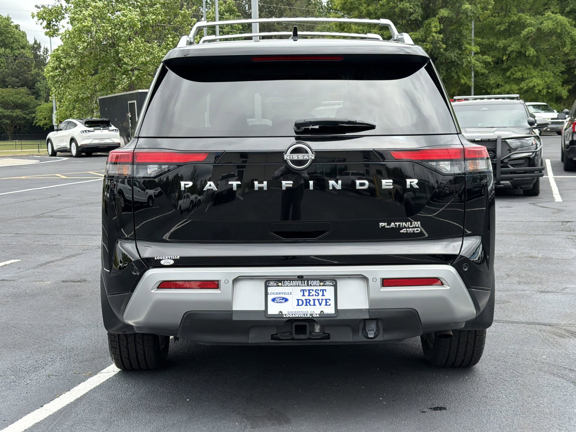 Used 2024 Nissan Pathfinder Platinum w/ Cargo Package AWD/4WD image 35