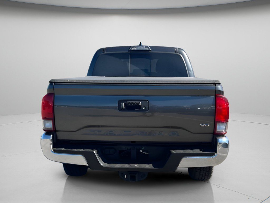 Used 2018 Toyota Tacoma SR5 RWD image 8
