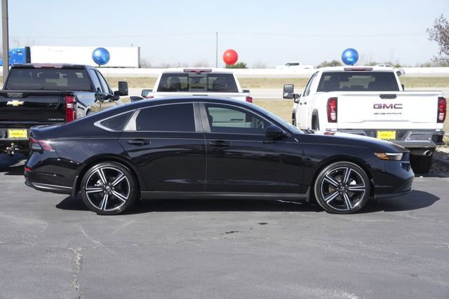 Used 2024 Honda Accord Sport image 3