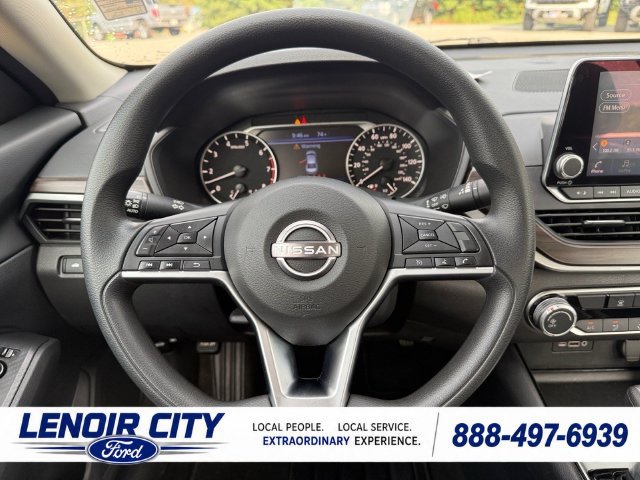 Used 2024 Nissan Altima 2.5 SV FWD image 16
