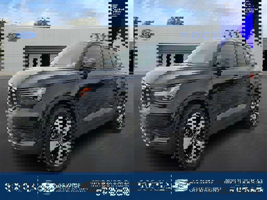 Used 2020 Volvo XC40 T5 Momentum w/ Protection Package Premier