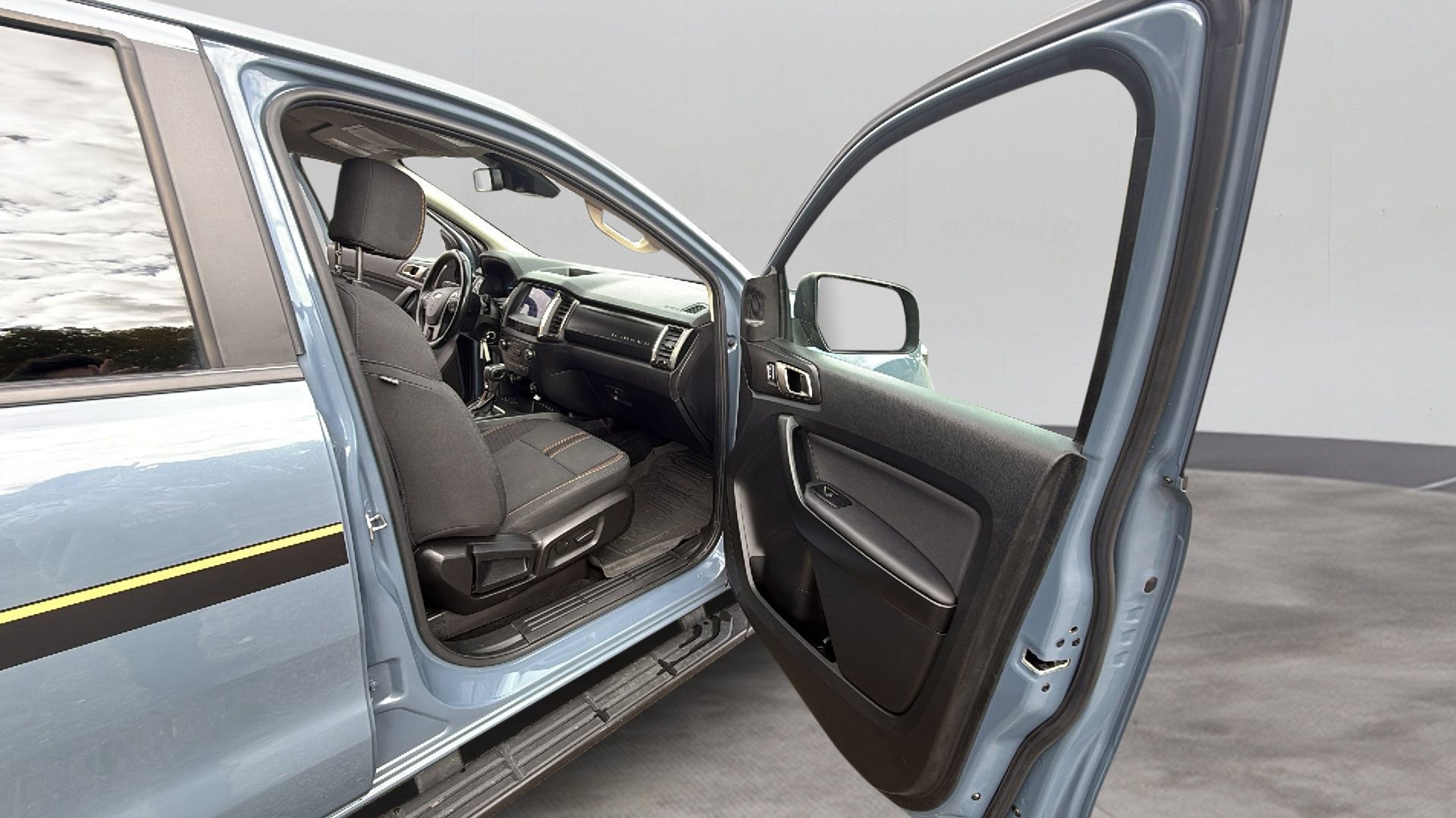 Certified 2023 Ford Ranger XLT w/ Equipment Group 302A High image 17