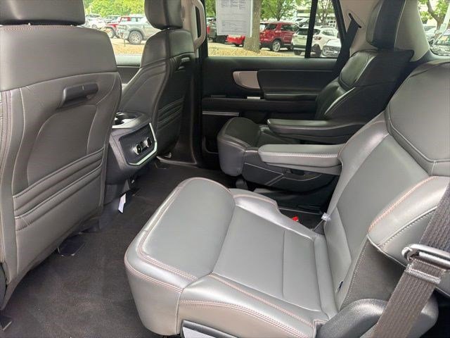 Certified 2025 Ford Expedition Active AWD/4WD image 15