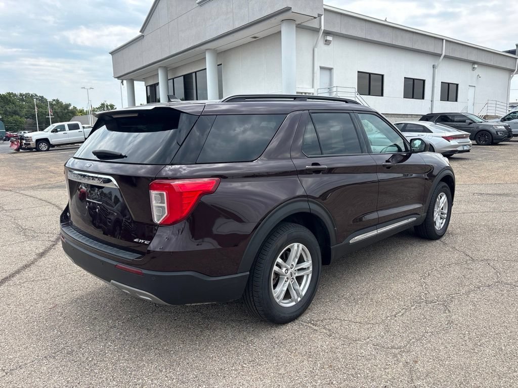 Certified 2023 Ford Explorer XLT w/ Equipment Group 202A AWD/4WD image 7