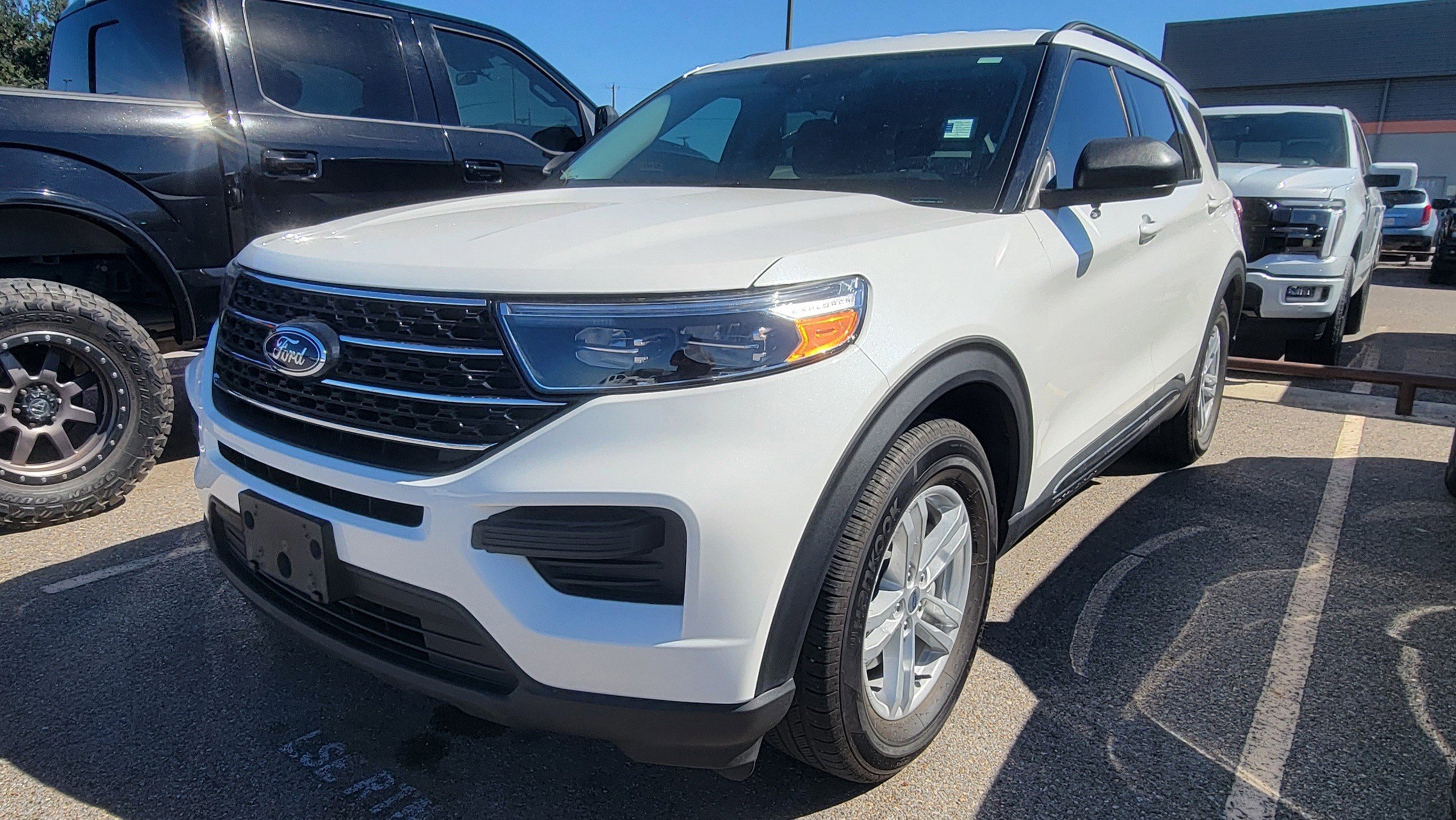 Certified 2023 Ford Explorer XLT image 2