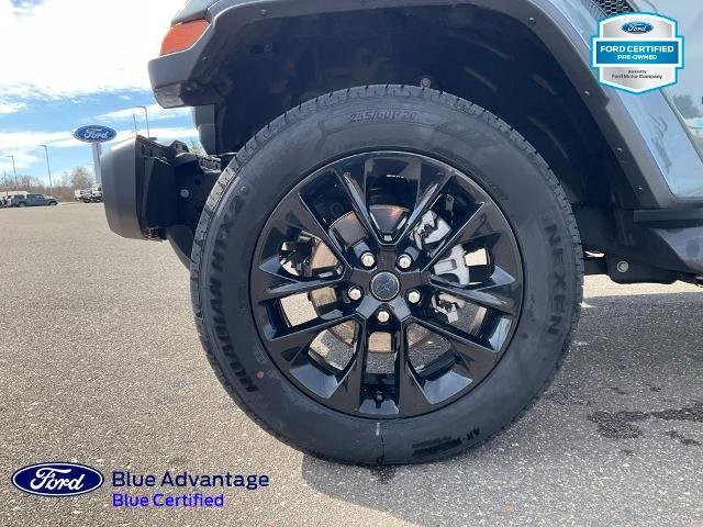 Used 2025 Jeep Wrangler Unlimited Sahara AWD/4WD image 29