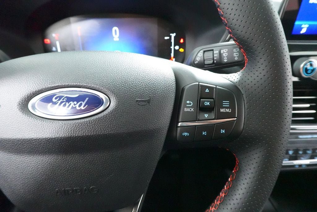 Certified 2025 Ford Escape ST-Line FWD image 12