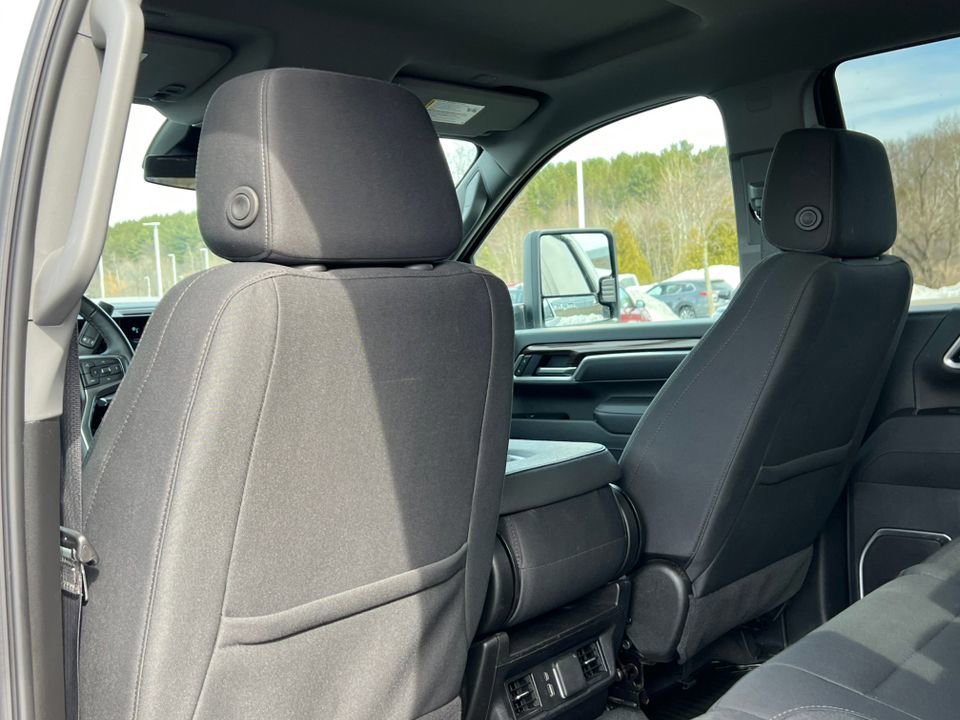 Used 2025 Chevrolet Silverado 2500 LT w/ Convenience Package image 37