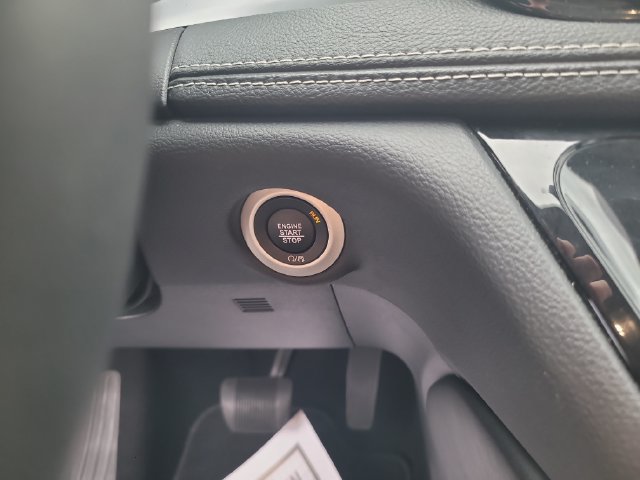 Used 2025 Chrysler Pacifica Limited FWD image 19