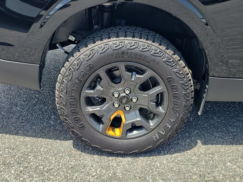 Certified 2025 Ford Maverick Tremor AWD/4WD image 6
