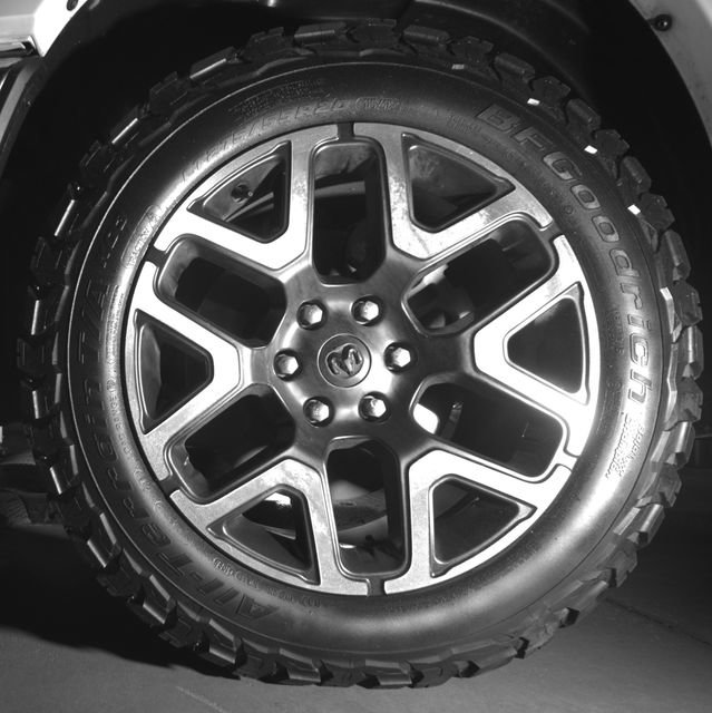 Used 2025 RAM 1500 Laramie AWD/4WD image 16