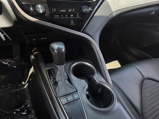Used 2022 Toyota Camry SE FWD image 11