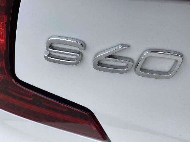 Used 2021 Volvo S60 T5 Momentum w/ Advanced Package image 9