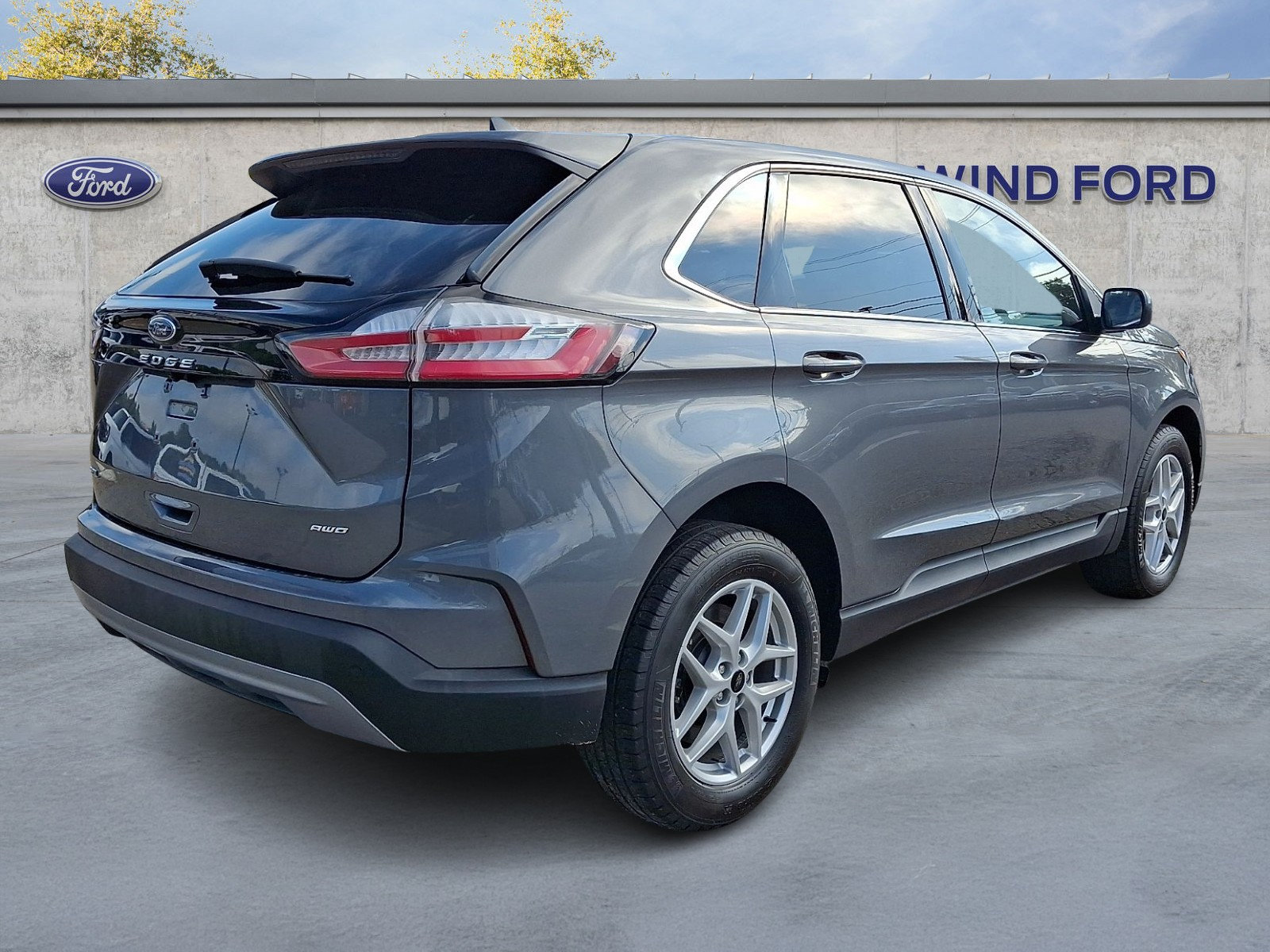 Certified 2024 Ford Edge SEL w/ Convenience Package AWD/4WD image 6