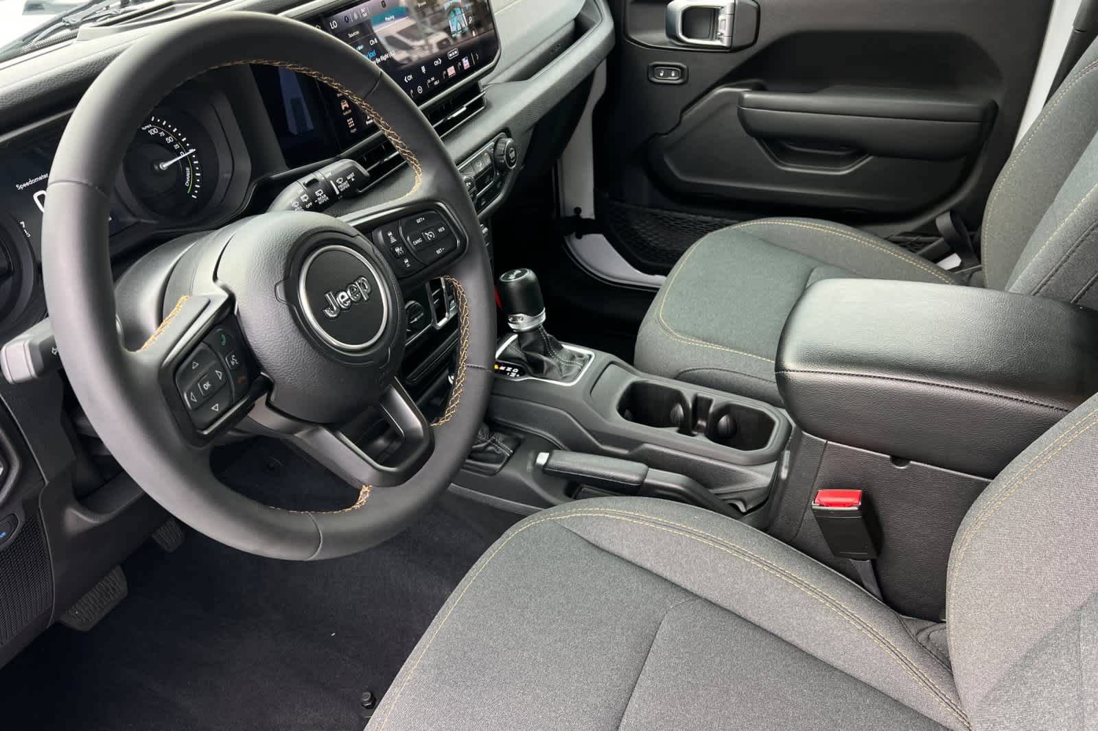 Used 2024 Jeep Wrangler Unlimited AWD/4WD image 12