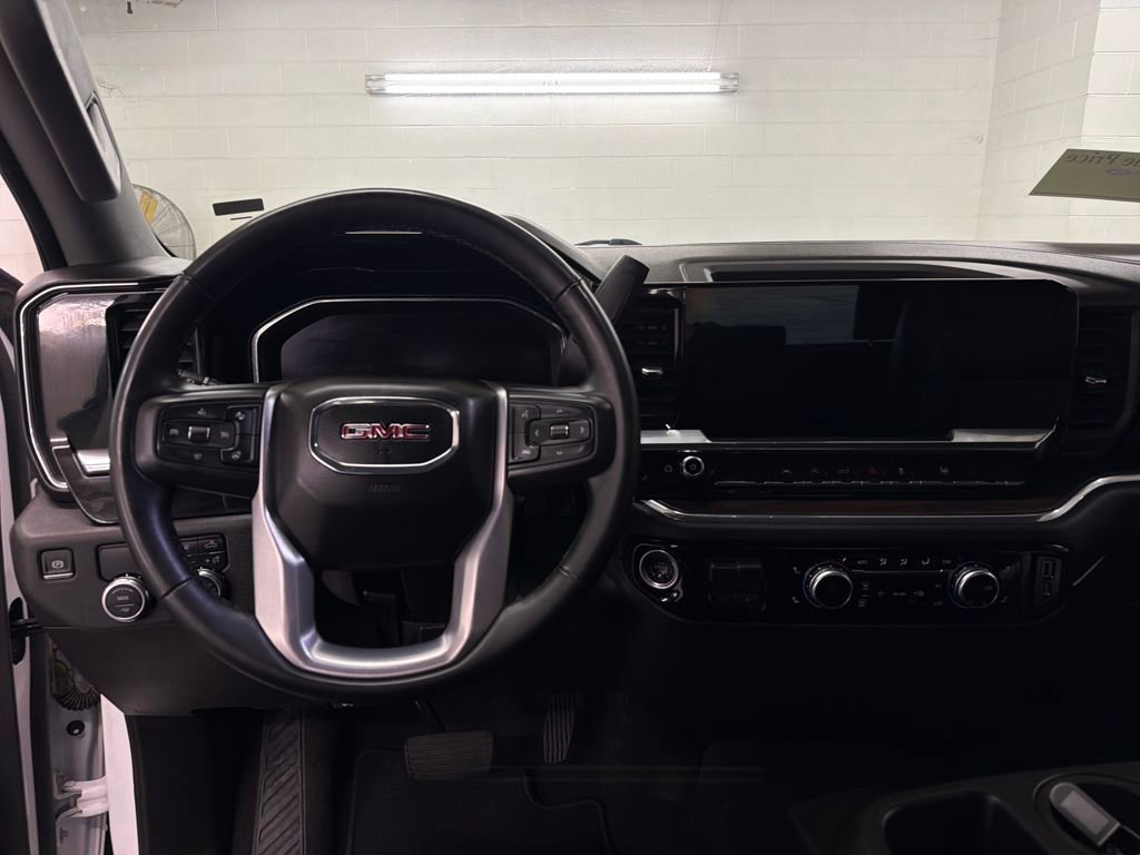 Used 2025 GMC Sierra 1500 SLT image 13