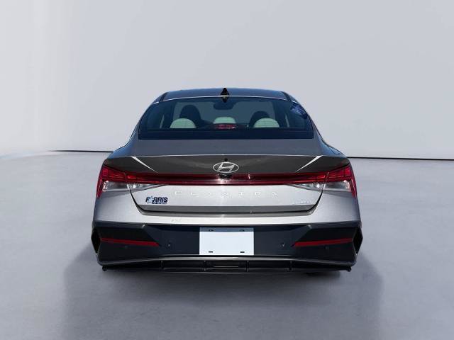 Used 2024 Hyundai Elantra Limited FWD image 4