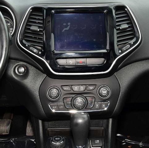 Used 2019 Jeep Cherokee Limited image 21