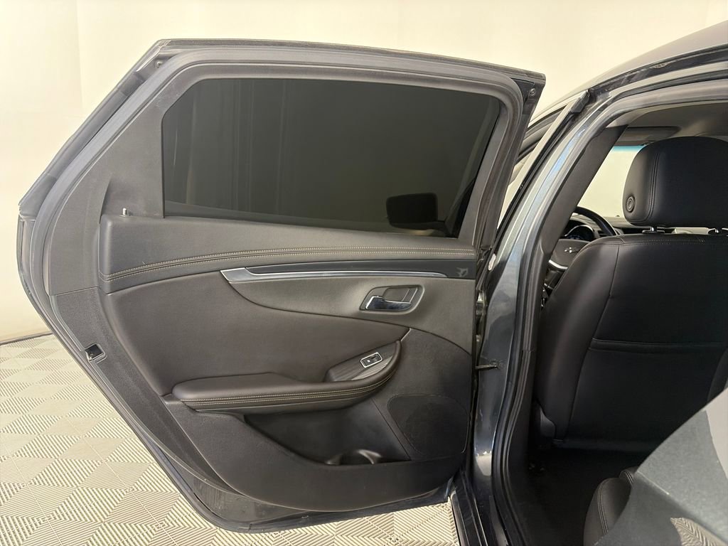 Used 2019 Chevrolet Impala LT FWD image 12