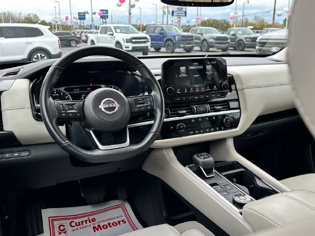 Used 2022 Nissan Pathfinder SL w/ SL Black Package AWD/4WD image 11