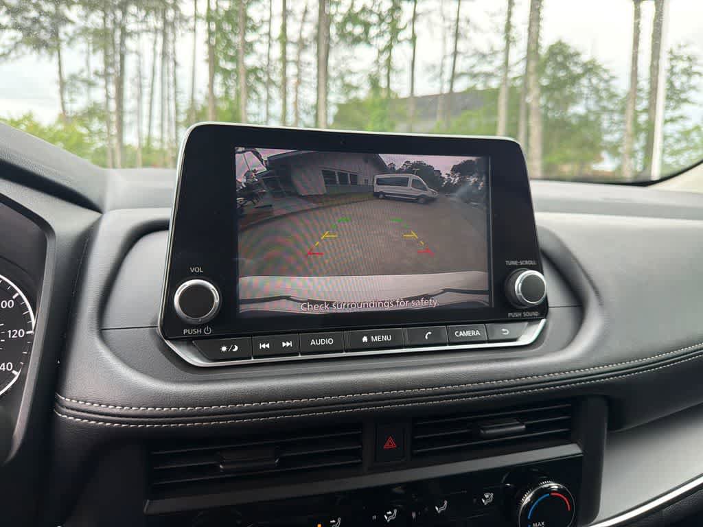 Used 2024 Nissan Rogue S FWD image 26