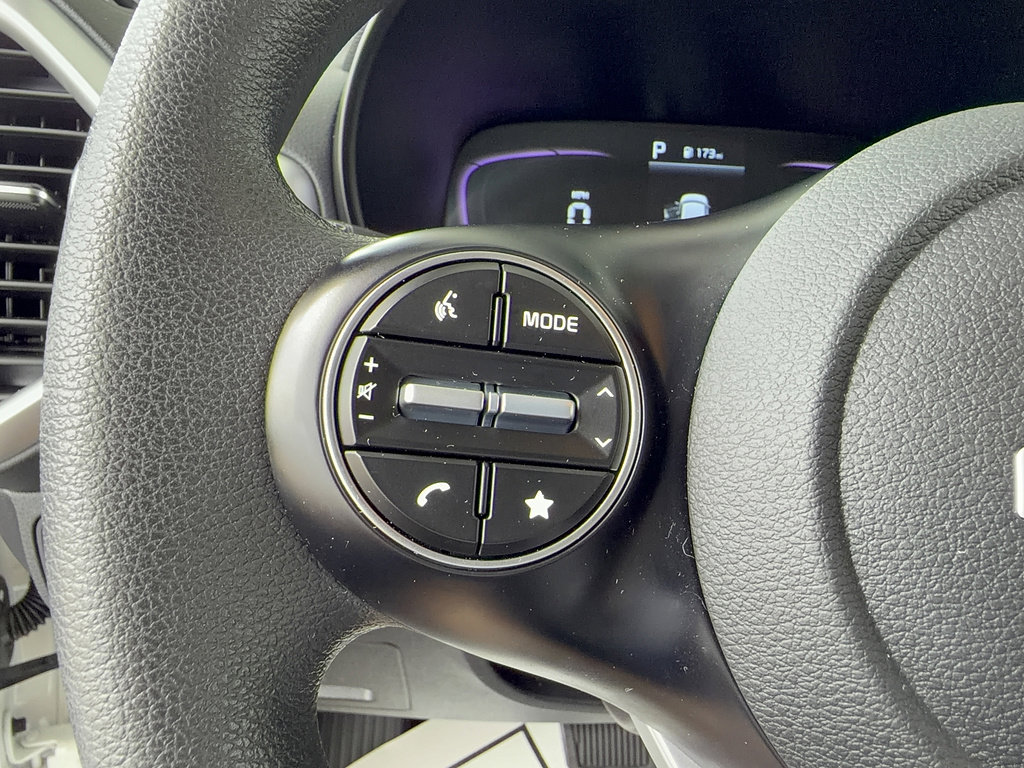 Used 2025 Kia Soul LX w/ LX Technology Package FWD image 24