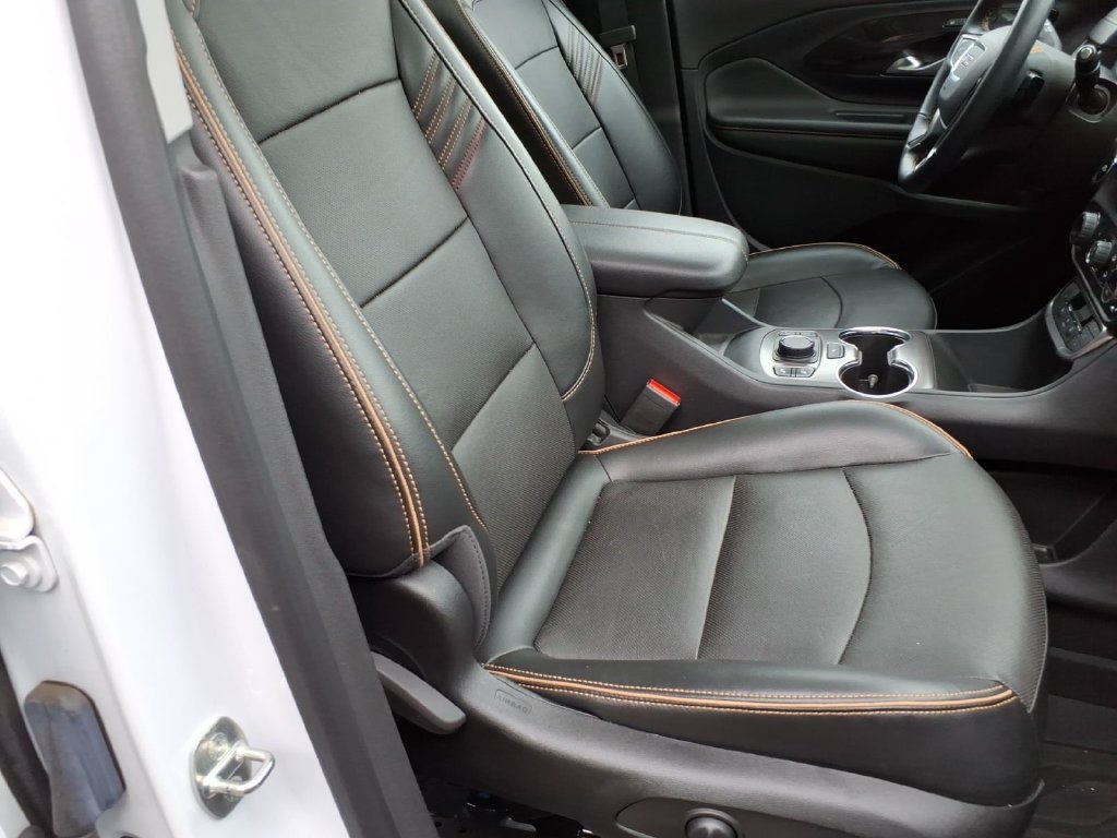 Used 2023 GMC Terrain AT4 w/ Tech Package AWD/4WD image 7