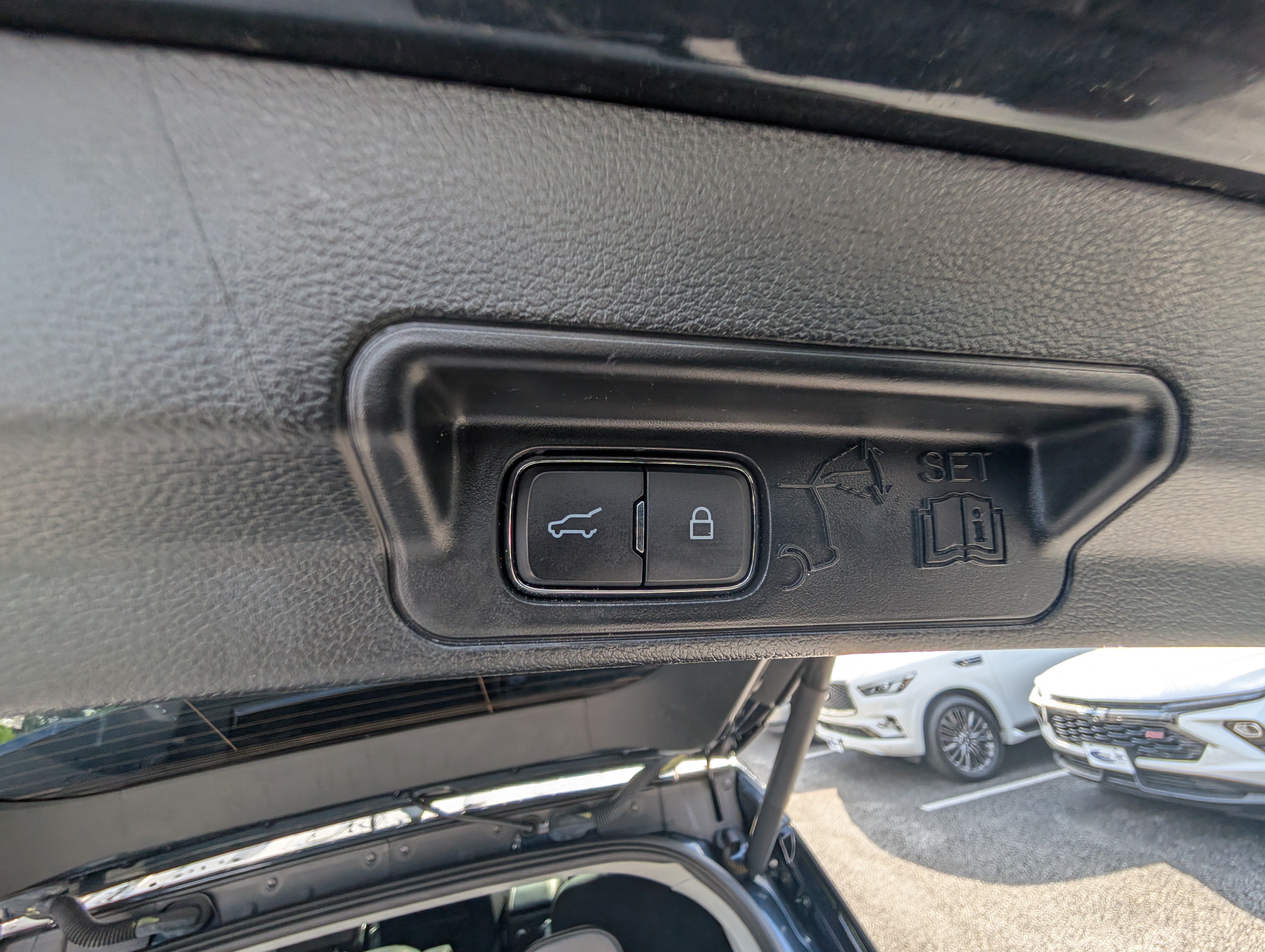 Certified 2022 Ford Explorer Limited w/ Limited Technology Package AWD/4WD image 16