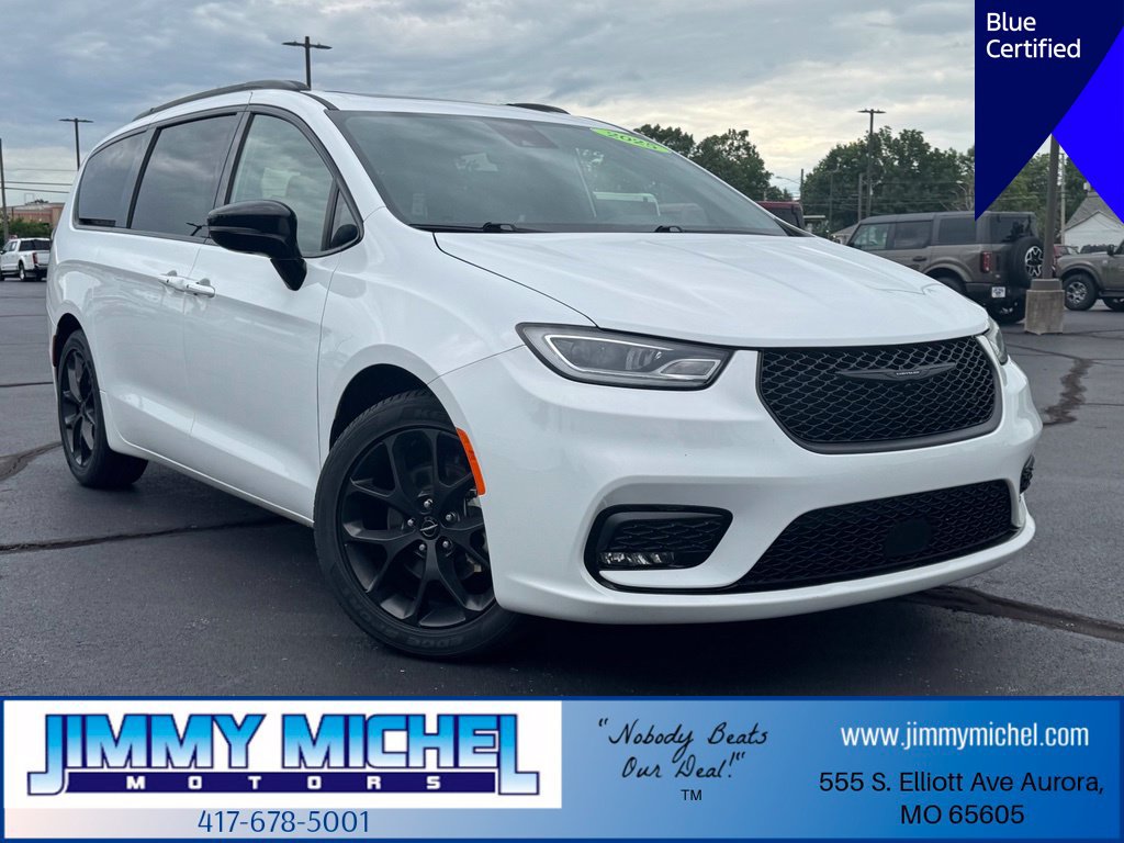 Used 2025 Chrysler Pacifica Limited