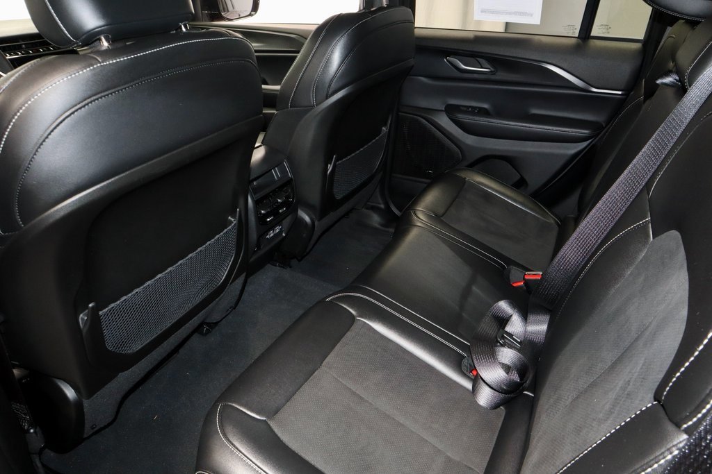 Used 2024 Jeep Grand Cherokee Altitude image 21