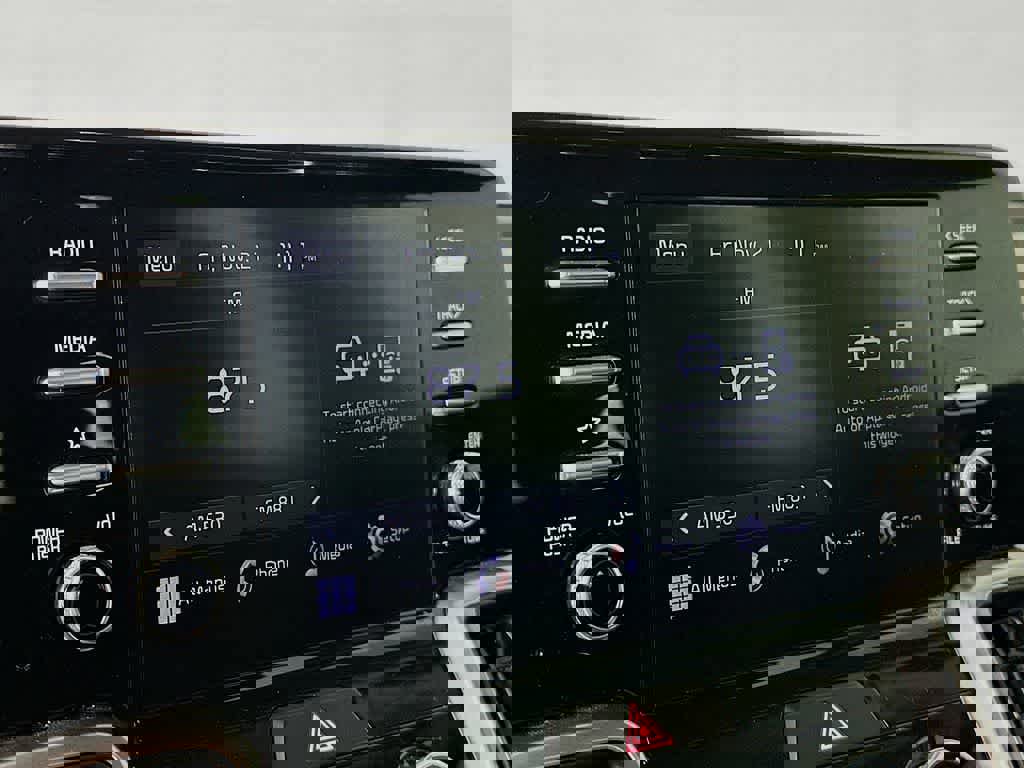 Used 2023 Kia Sorento LX image 20